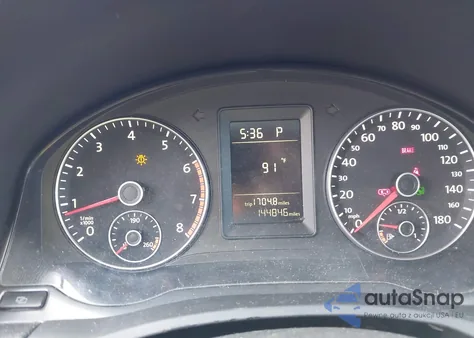 2010 Volkswagen Jetta Wolfsburg Edition z USA, uszkodzony, nr VIN 3VWRA7AJ6AM059828